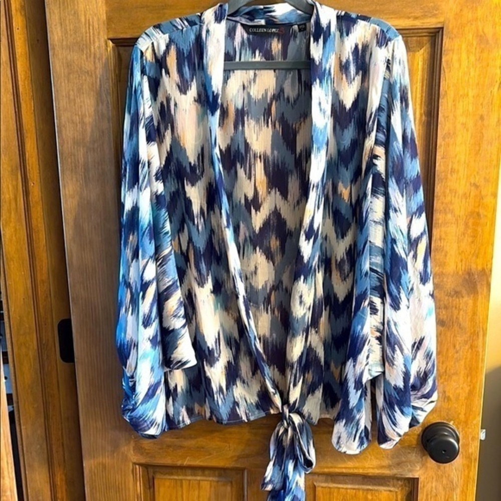 NWOT Colleen Lopez Relaxed Blue & Tan Tie Front Blouse M